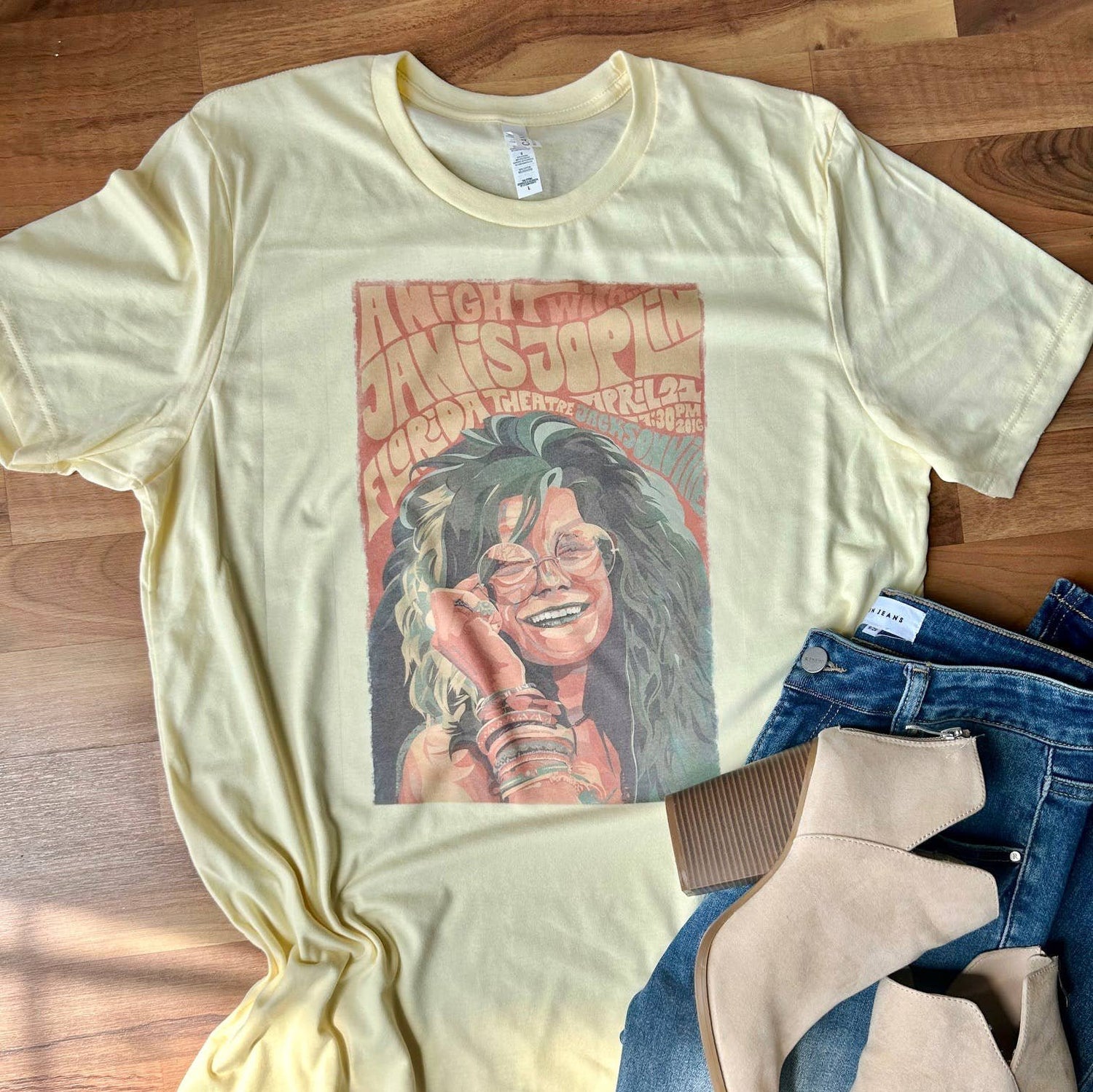 Janis Retro Graphic Tee - Yellow